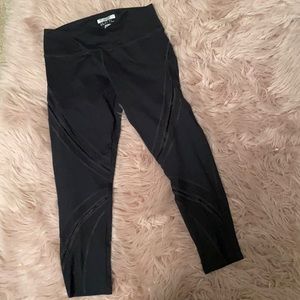 Cropped Detail Leggings